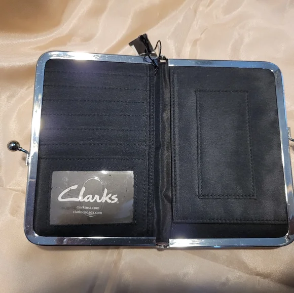 FIXED PRICE - Clarks Clutch - Picture 5 of 12